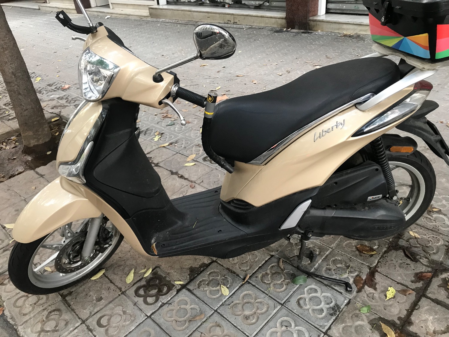 PIAGGIO 黄牌50CC，2020年购买，2050公里，放车库吃灰，基本没使